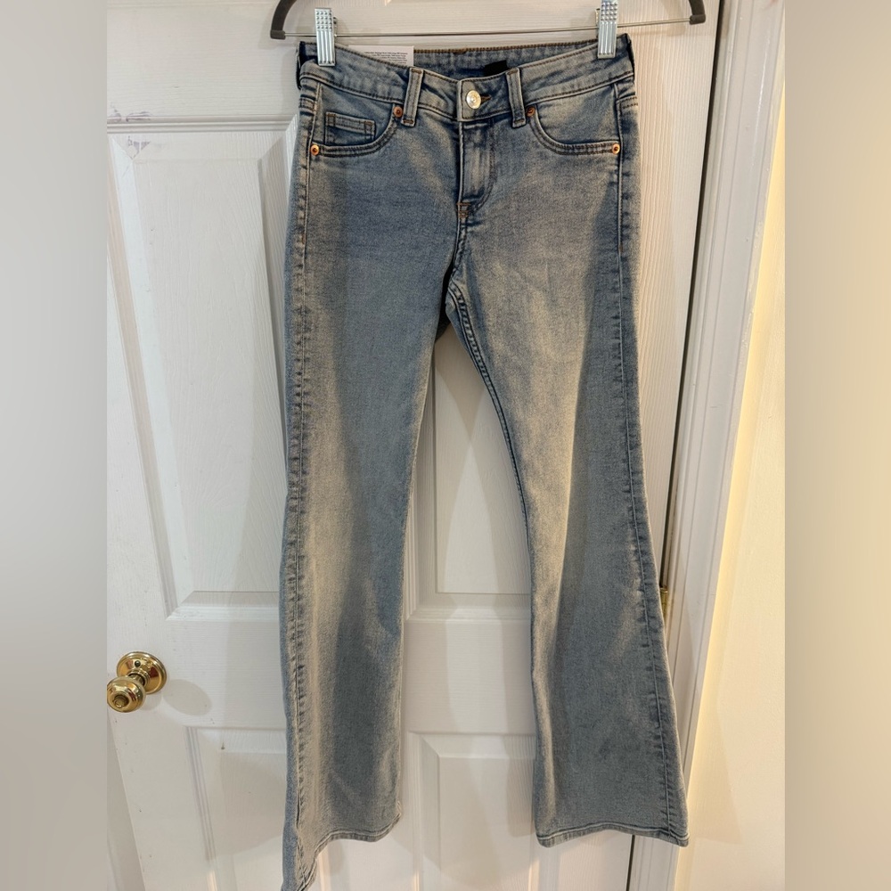 NWT H&M Light Blue 70’s Flare Jeans - Picture 2 of 8